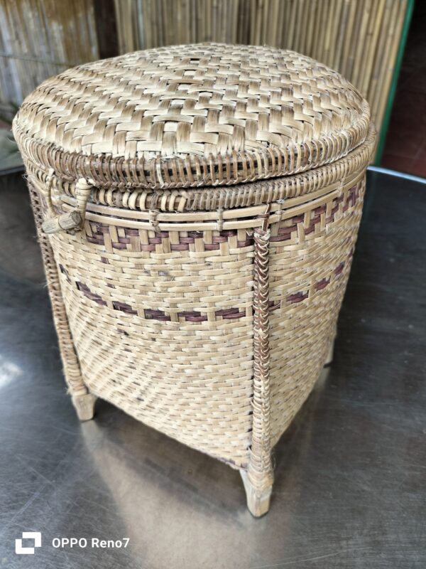 Hộp 4 chân